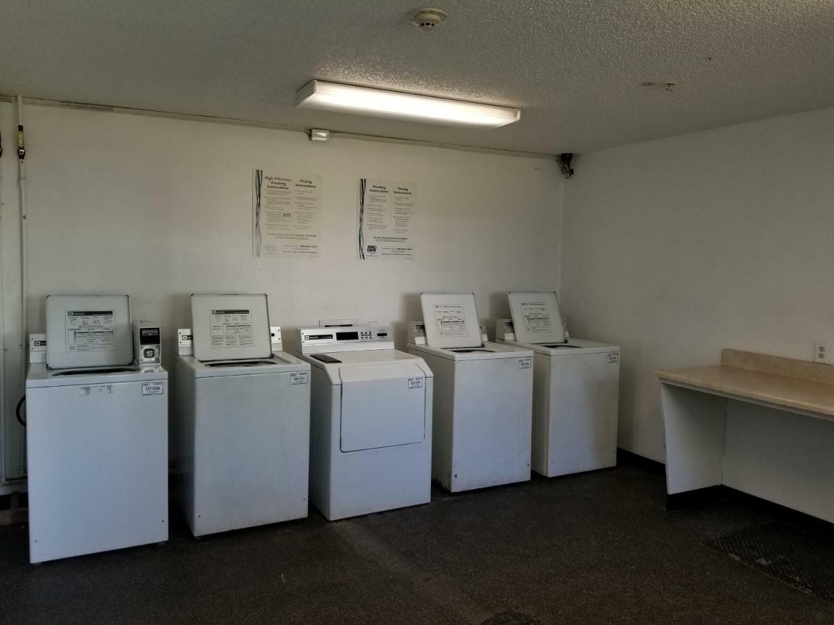 Intown Suites Extended Stay Tampa Fl Orient Park Exteriör bild